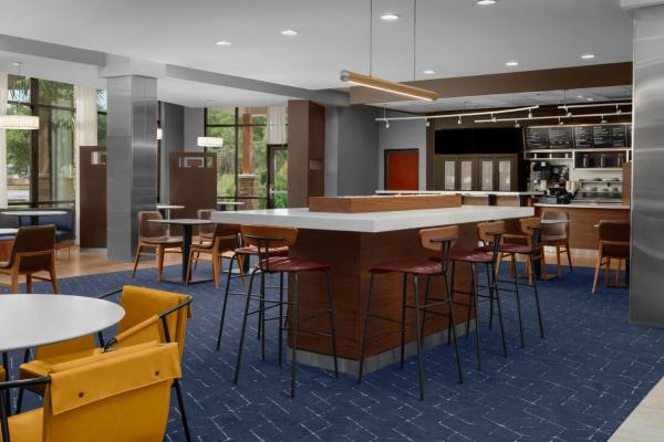 Courtyard By Marriott Houston Kingwood
