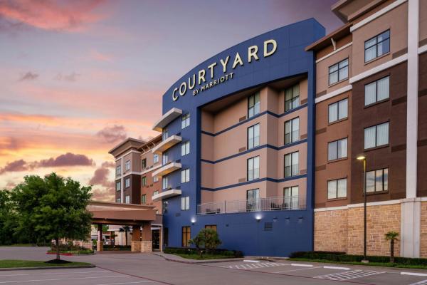 Courtyard By Marriott Houston Kingwood