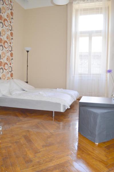 Synagogue Central Guest House