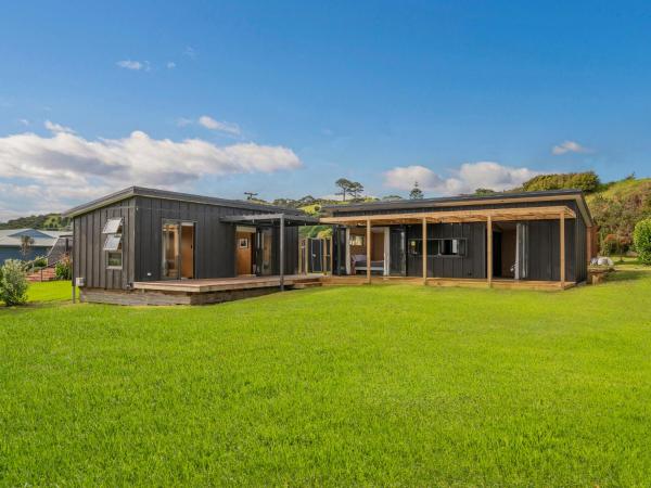 The Little Bach at Whangapoua, Забронировать Дом для отпуска Уангапуа Вайкато