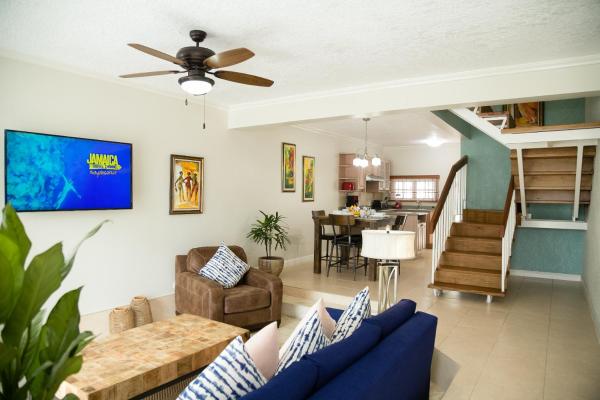 Choose To Be Happy at Surbiton Square - Two Bedroom Townhouse, Забронировать Вилла Коттеджи Кингстона, Коттедж