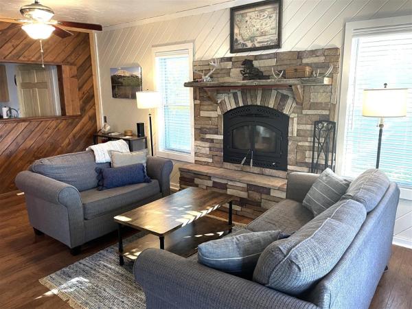 Dog Friendly Blue House by AAA Red Lodge Rentals