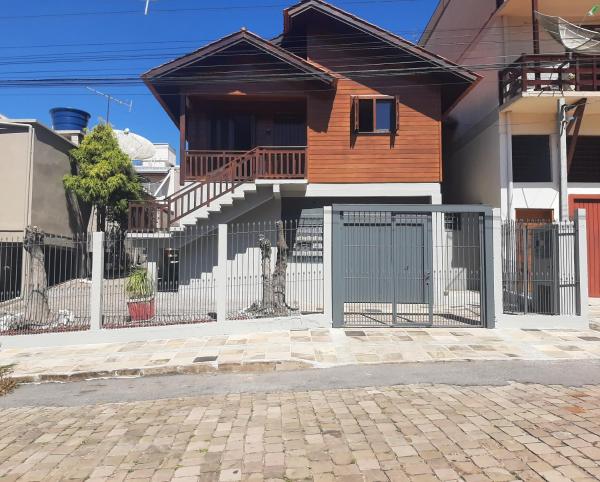Casa Completa Ótima Localização Vale dos Vinhedos, Забронировать Дом для отпуска Бенту-Гонсалвис Serra Gaucha, рядом с Винодельня Aurora
