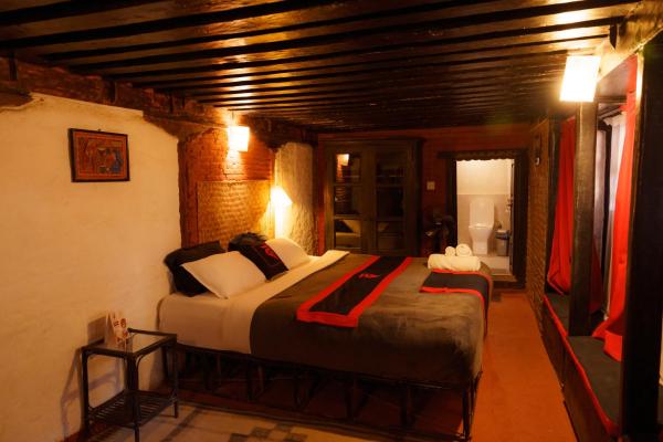 Hira Guest House