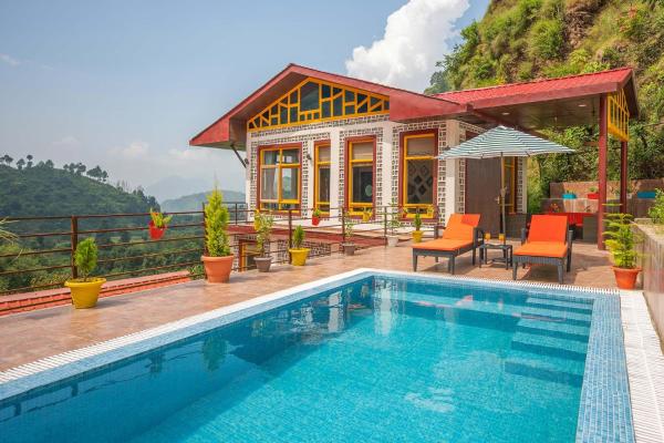 StayVista at Spirits Unplugged with Outdoor Pool - Karyali, Забронировать Вилла  