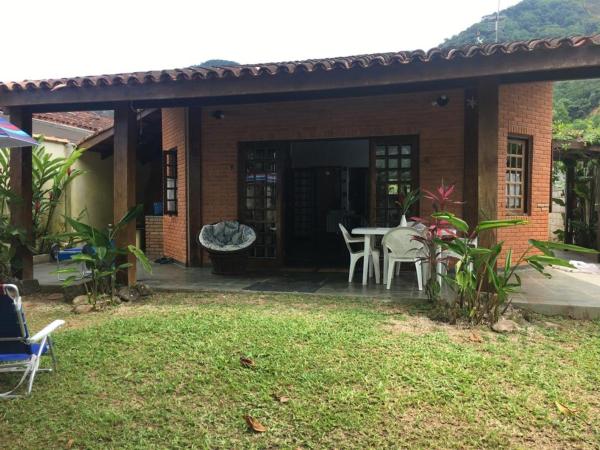 Casa nova, ótimo estado, Ubatuba, praia do Lázaro WIFI, Забронировать Дом для отпуска Отели Убатуба с парковкой, Парковка