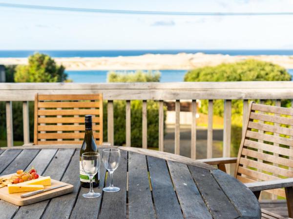Talinga Ocean Views - Mangawhai Holiday Home
