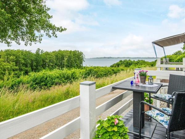 4 person holiday home in Aabenraa-By Traum, Забронировать Дом для отпуска Отели Обенро с бассейном, Бассейн