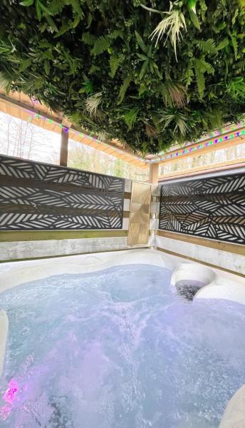Magpie 5 Hot Tub HuntersMoon-Warminster-Bath-Wiltshire