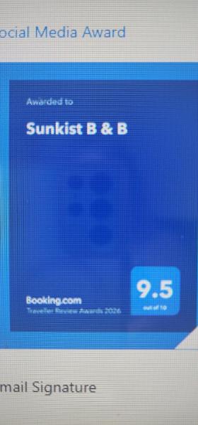 Sunkist B & B, Забронировать Отель «постель и завтрак»  