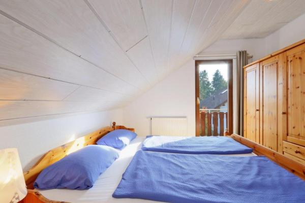 Seepark Kirchheim Ferienhaus bei Anne mit Sauna