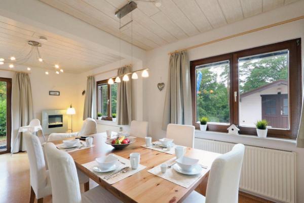 Seepark Kirchheim Ferienhaus bei Anne mit Sauna