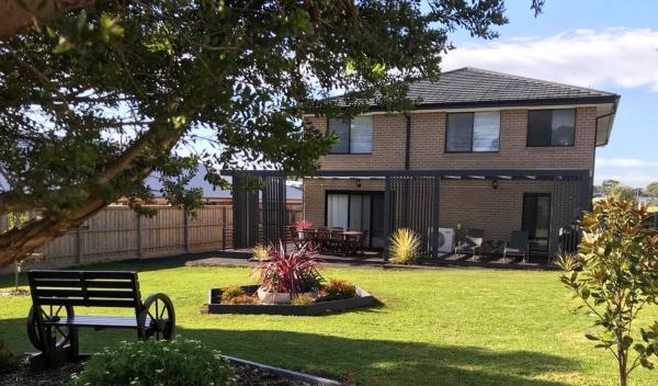 Seabreeze Haven -Wifi, Netflix, pet friendly beach house