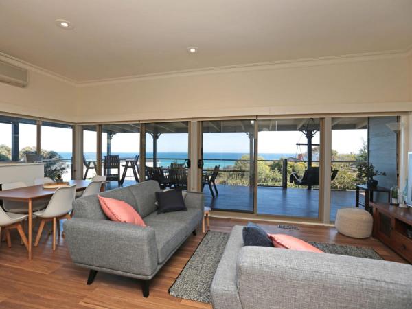 Bay Views On Browne