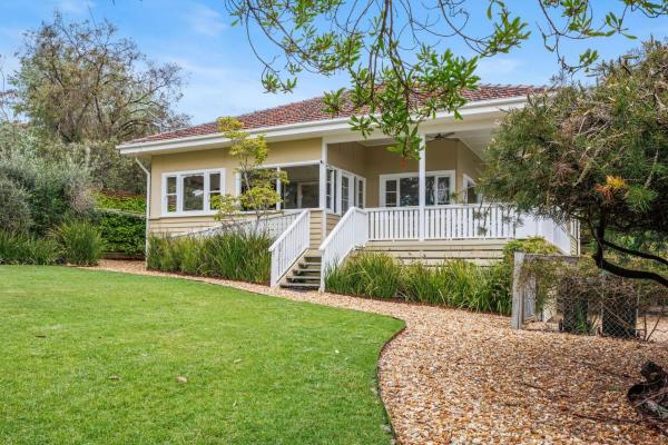 BEACHSIDE GETAWAY DROMANA