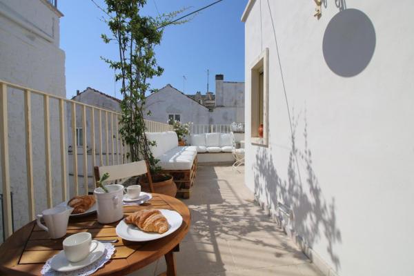 Palazzo de Amico -Typical Terrace House