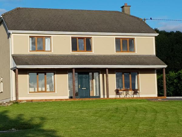 BARR AN CHNOIC HOLIDAY LETTINGS, Забронировать Дом для отпуска Типперэри Типперэри