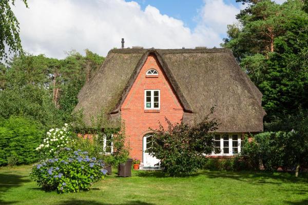 Reetdachhaus Skagen, Забронировать Дом для отпуска Коттеджи Amrum, Коттедж