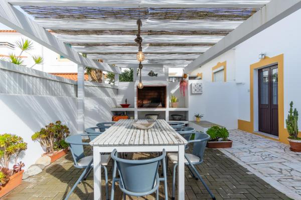 CASA DO TANQUE AMARELO by Stay in Alentejo, Забронировать Дом для отпуска Вила-Нова-де-Милфонтеш Побережье Алентежу