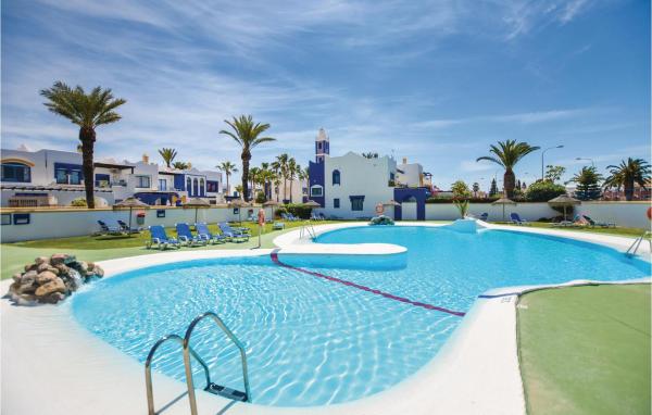Gorgeous Home In Roquetas De Mar, Забронировать Дом для отпуска Отели Рокетас-де-Мар с бассейном, Бассейн