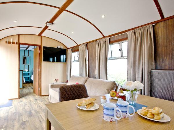 Brunel Boutique Railway Carriage 5, Забронировать Лодж Отели Долиш 4 звезды, 4*