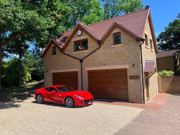 Luxurious private coach house, Забронировать Дом для отпуска Нейлси Сомерсет