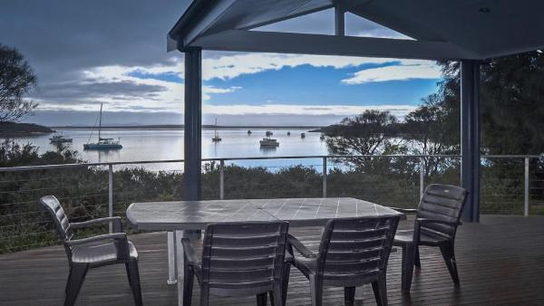 Rest A Shore Coffin Bay