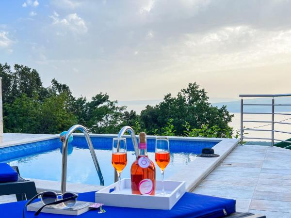 Holiday home Giran, Забронировать Дом для отпуска Отели Баст с бассейном, Бассейн