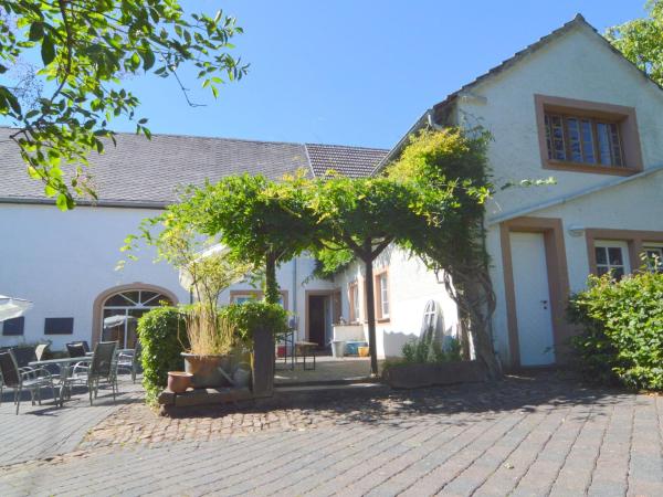 Cosy Apartment With Terrace in Meisburg