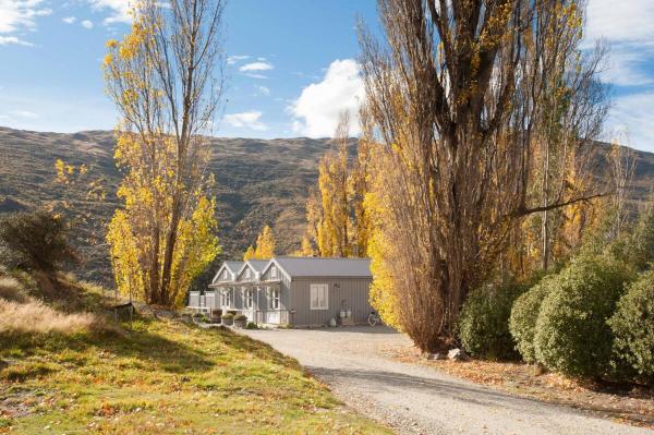 Gibbston Boathouse with Outdoor Bath