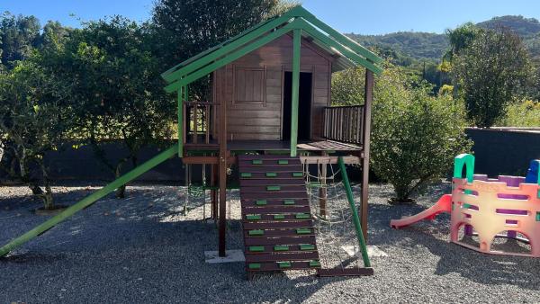 Casa recém reformada, 3 quartos e com playground, Забронировать Дом для отпуска Помероди Санта-Катарина