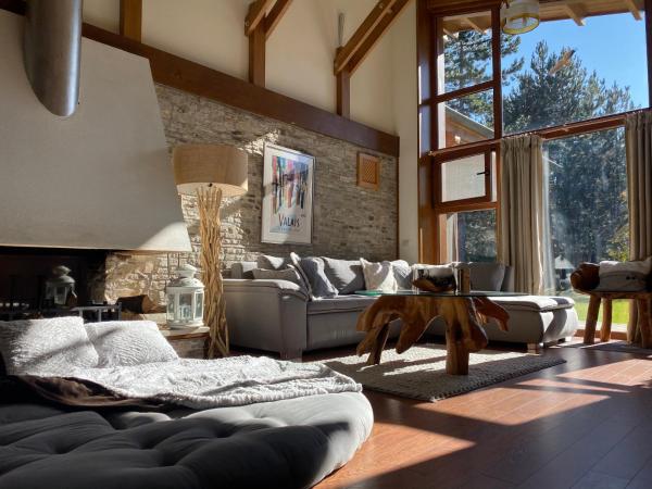 Pirin Golf and Spa Luxury Chalet, Забронировать Шале Коттеджи Горнолыжного курорта Банско, Коттедж