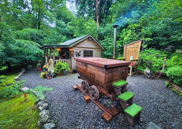 The Miners Log Cabin