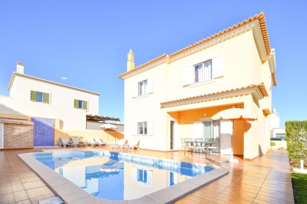 Vila Alcantarilha by MTPhomes, Забронировать Вилла Отели Алкантарилья с бассейном, Бассейн