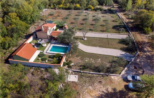 Lovely Home In Desne With Kitchen, Забронировать Дом для отпуска Роготин Дубровницко-Неретванская жупания