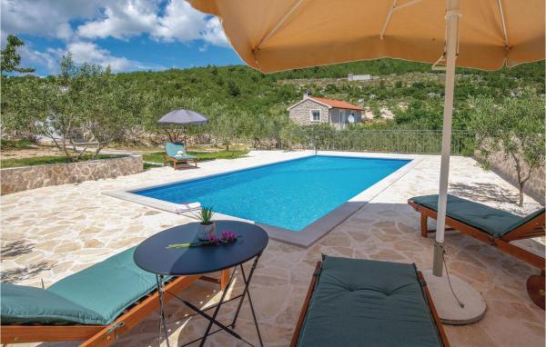 Two-Bedroom Holiday Home In Vid, Забронировать Дом для отпуска Вид Neretva River Delta