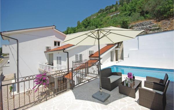 Four-Bedroom Holiday Home In Veliki Prolog, Забронировать Дом для отпуска Veliki Prolog Сплитско-Далматинская жупания