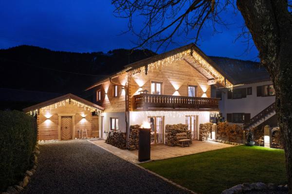 exklusives Alpenchalet mit Jacuzzi & Sauna für bis zu 14 Personen, Забронировать Шале Байришцелль Бавария