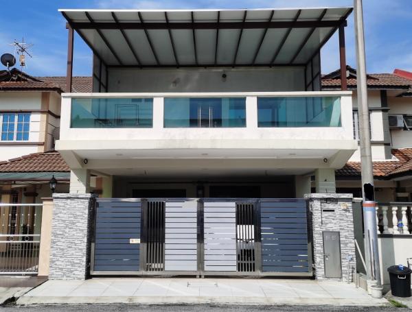 BBT Double Storey Balcony Bukit Tinggi Home, Забронировать Дом для отпуска Коттеджи Кланга, Коттедж