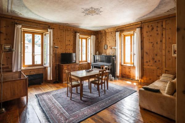 Casa Pool tra St Moritz e il lago di Como, Забронировать Дом для отпуска Коттеджи Bregaglia Valley, Коттедж