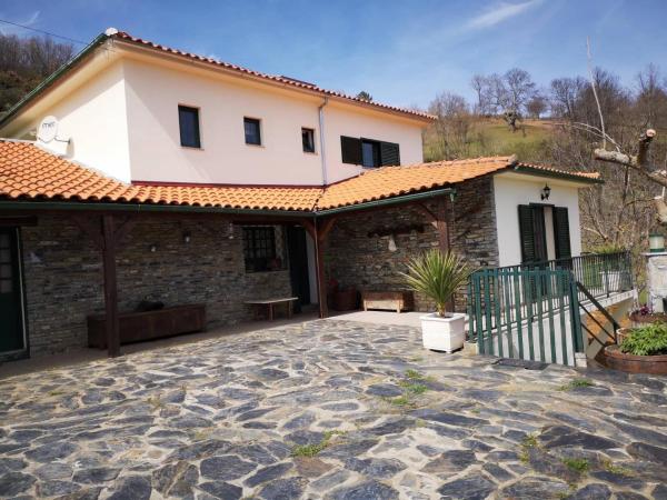 Alojamento Local Madre de Cima, Забронировать Загородный дом Виньяйш Trás-os-Montes e Alto Douro