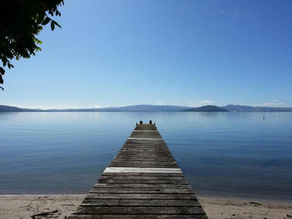 Lake Haven - on the lakefront, Забронировать Дом для отпуска  