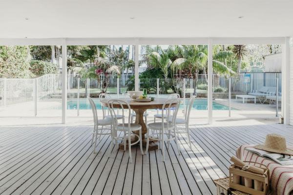 The Beach House, 25 Tomaree Road - fantastic house with pool, linen, Забронировать Дом для отпуска Виллы Port Stephens, Вилла