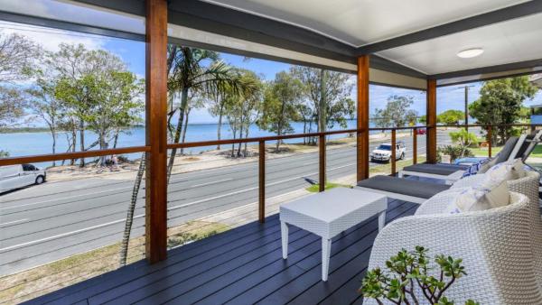 Fishing and Swimming at your doorstep - Sylvan Beach Esp, Bellara, Забронировать Отель Беллара Bribie Island