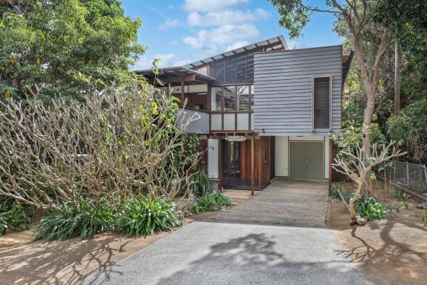 Pandanus Retreat
