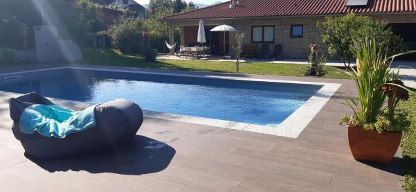 Cottage, Casa do Laranjal - Near Gerês, Забронировать Дом для отпуска Отели Виейра-ду-Минью с бассейном, Бассейн