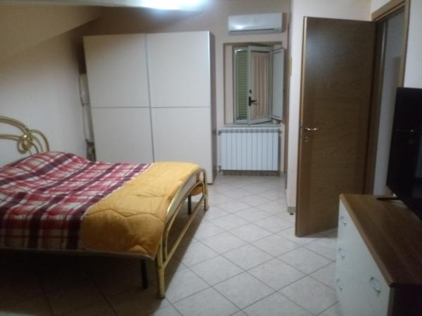 B&B Mansarda, Забронировать Отель «постель и завтрак» Казерта Кампания, рядом с Железнодорожный вокзал Казерты