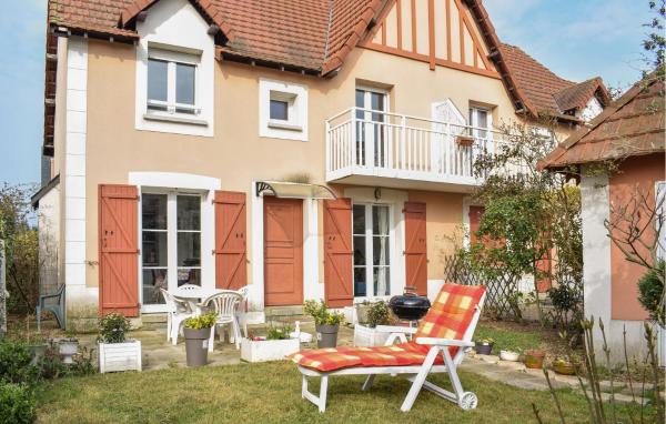 2 Bedroom Amazing Home In Dives-Sur-Mer, Забронировать Дом для отпуска Коттеджи Див-сюр-Мер, Коттедж