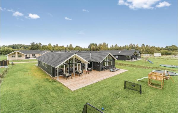 Beautiful Home In Vejby With Sauna, Забронировать Дом для отпуска Отели Вейбю с бассейном, Бассейн