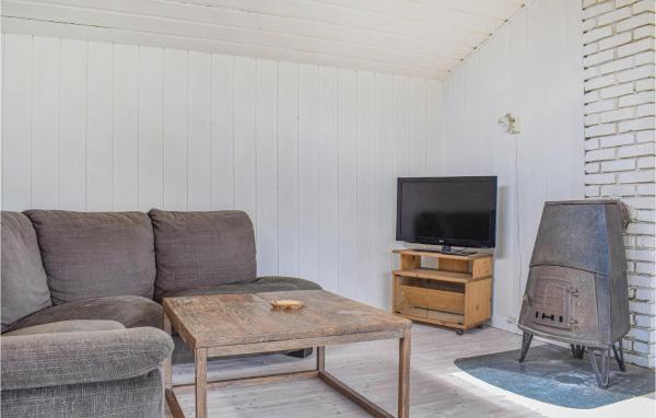 2 Bedroom Cozy Home In Vallavik